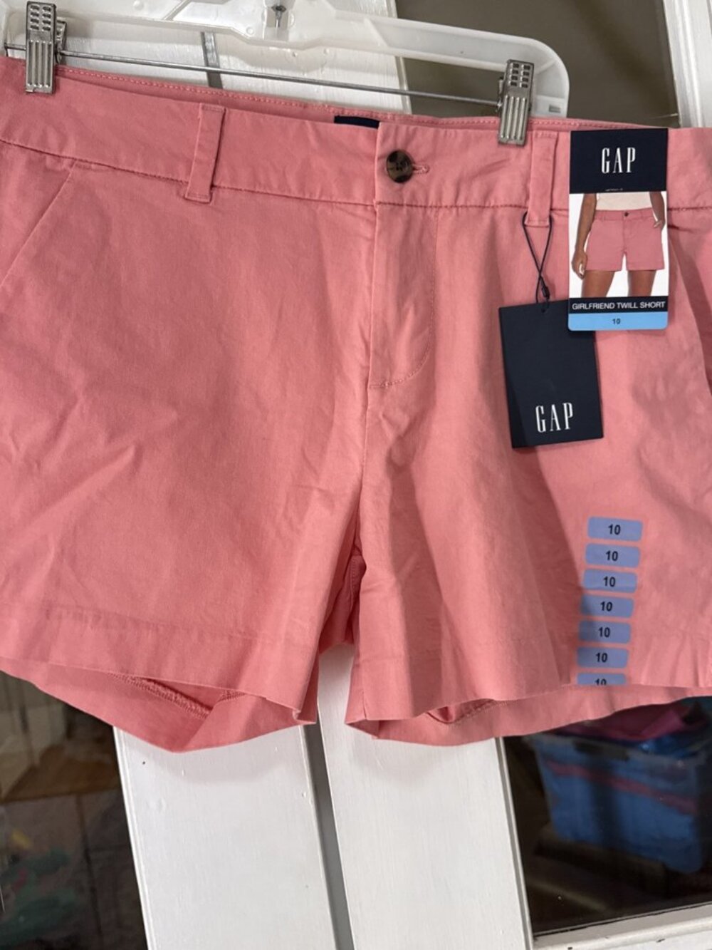 Gap Women's Girlfriend Twill Short 4” Inseam, Size 4 (NWT)